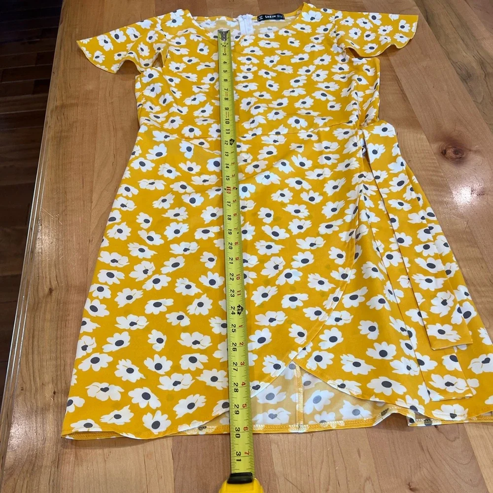 Shein Yellow With White Flowers Dress Size XS Short Sleeve With Faux‎ Wrap - Picture 4 of 4
